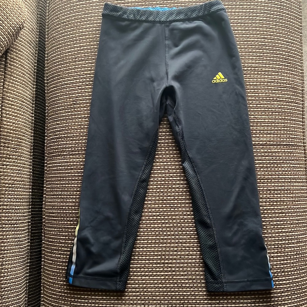 VGUC adidas cropped leggings grey size XS